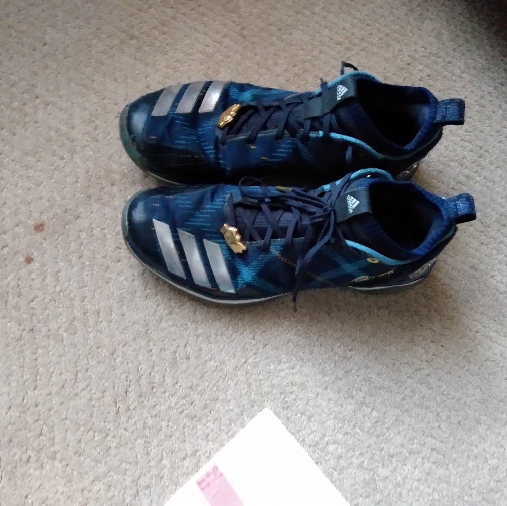 Adidas - Picture 3 of 4